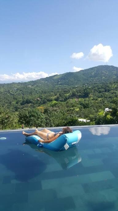 Descanso total en el mejor clima de Colombia Villa in Tolima