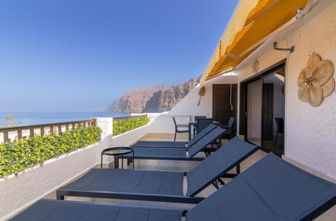 Balcony/Terrace, Seating area, Dining area, Sea view