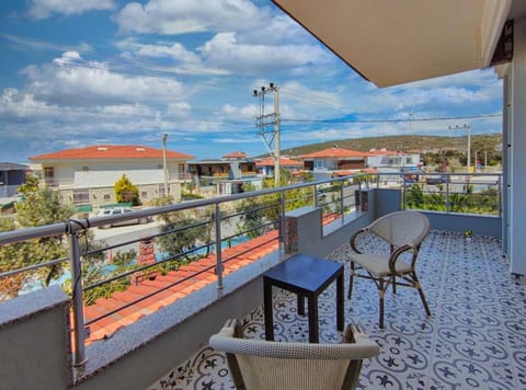 Patio, Day, Natural landscape, View (from property/room), Balcony/Terrace