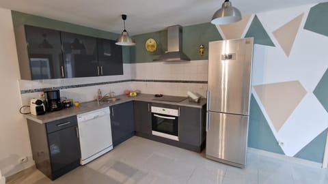 Kitchen or kitchenette, dishwasher, pet friendly, stove, toaster