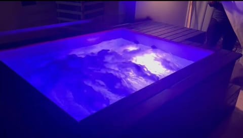 Night, Hot Tub, Swimming pool