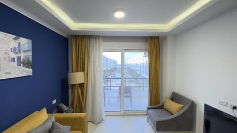 Natural landscape, TV and multimedia, View (from property/room), Balcony/Terrace, Living room, Seating area