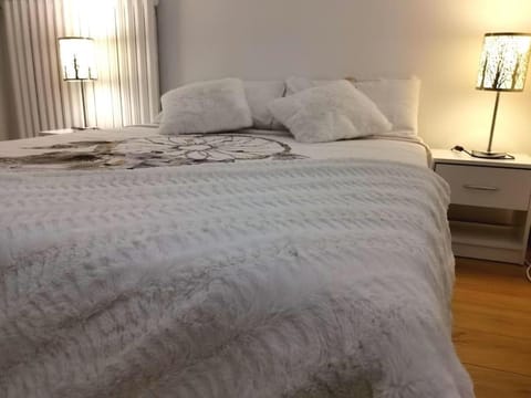 Bed, Photo of the whole room