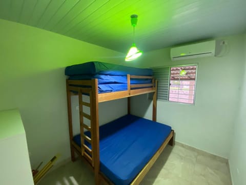 Bed, Photo of the whole room, Bedroom, bunk bed, air conditioner