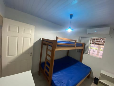 Bed, Photo of the whole room, Bedroom, bunk bed, air conditioner