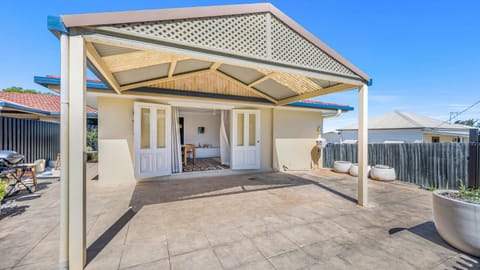 Arthouse Villa Unit 4 Casa in Port Macquarie