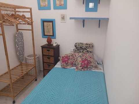 Habitación privada con baño. Casa vacanze in Cadiz