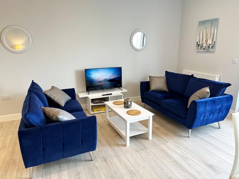 Ocean View Suite - Near Hythe - On Beach Seafront - Private Parking Condo in Dymchurch