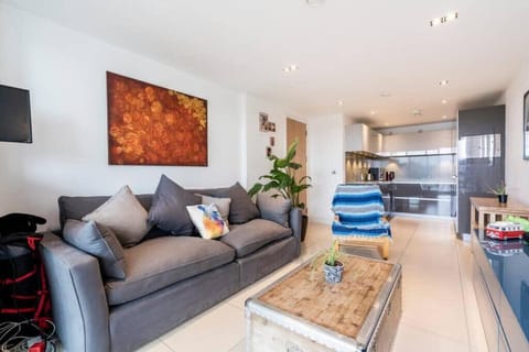 1 bedroom penthouse flat in East London Apartment in London Borough of Islington