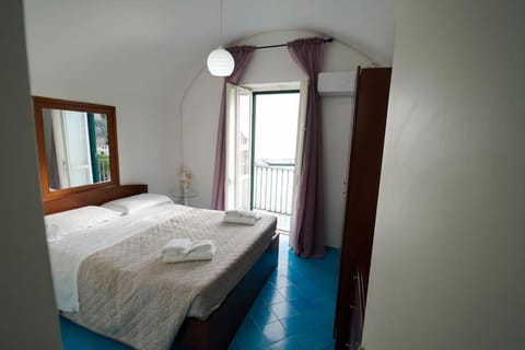 Bed, Photo of the whole room, Bedroom, Sea view, towels