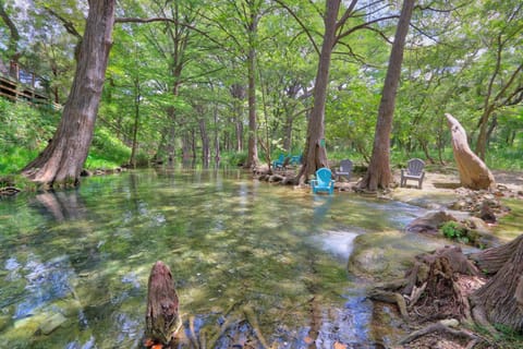 Creekside Cabins - The Getaway House in Wimberley