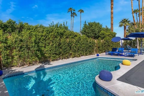 wonderfully reimagined 3bd 2bath mid-century palm springs home Villa in Cathedral City