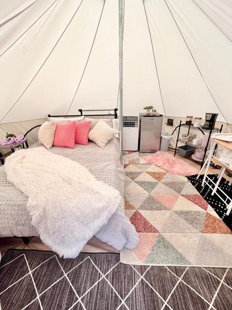 The Juniper Ranch and Retreat Luxury tent in Spring Branch