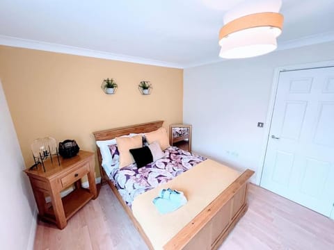 Exquisite 4 Bedrooms with 2 en-suite Casa in Maidstone