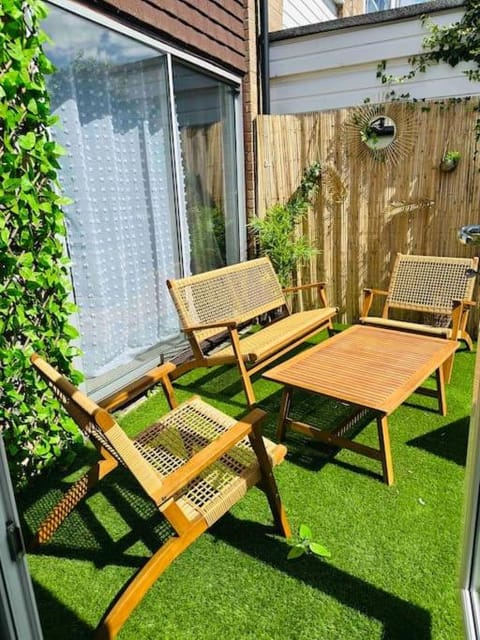 Frencham stylish Long Stay with Hot Tub House in Canterbury