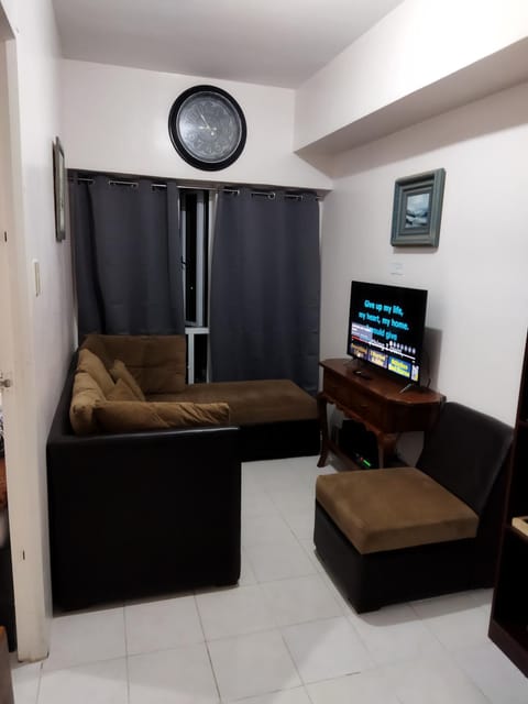 Communal lounge/ TV room, Living room, Evening entertainment