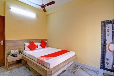 OYO Flagship Happy Stay Hotel in Kolkata