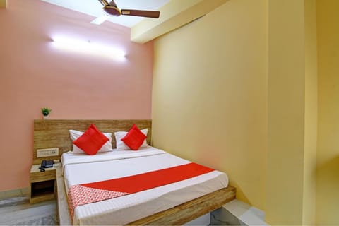 OYO Flagship Happy Stay Hotel in Kolkata