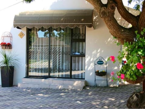 Corner House Accommodation Bed and Breakfast in Port Elizabeth