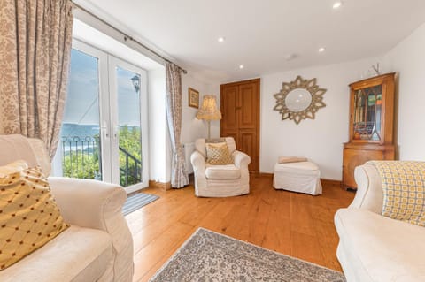 Sun Cottage with stunning lake views, Coniston Casa in Coniston