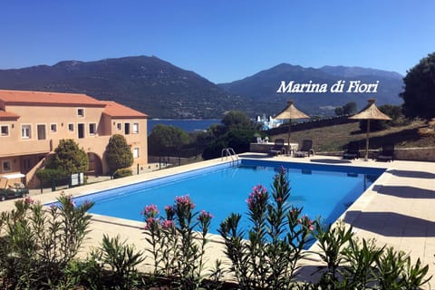 Property building, Sea view, Swimming pool