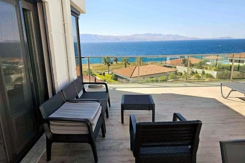 Romantic Sea and Chios View Flat Apartment in Cesme