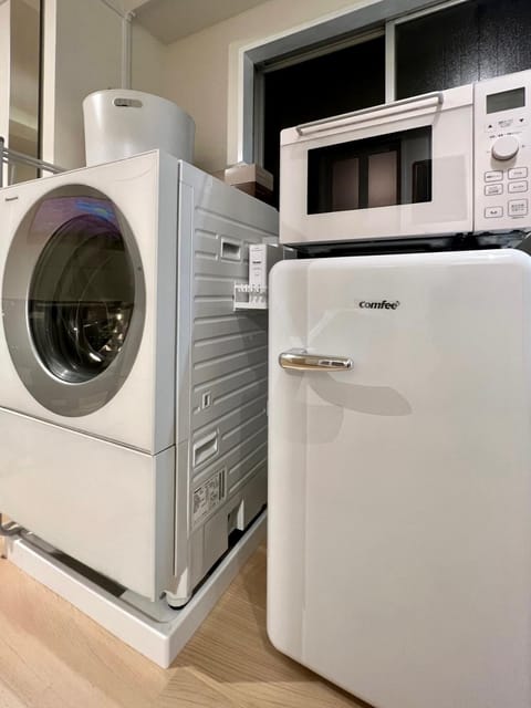 minibar, oven, dryer