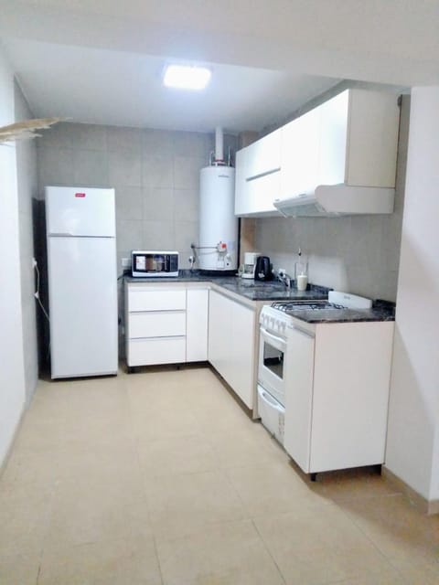 Kitchen or kitchenette, minibar