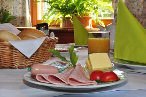 Gästehaus Bernhard Alojamiento y desayuno in Bregenz