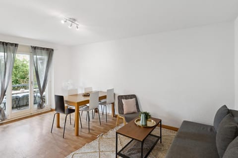 Zurich Urban Charm: Your comfy stay close to the City Apartment in Zurich City