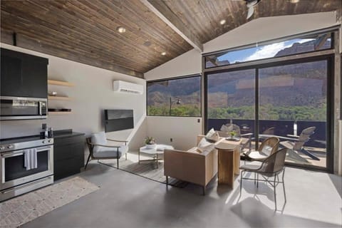 Zion loft with canyon views - unit 3 Condo in Springdale