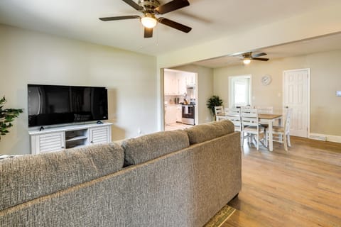 Hopewell Vacation Rental about 3 Mi to James River House in Chesterfield County