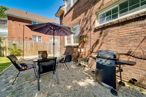 Historic Detroit Bungalow Pet and Family Friendly House in Tecumseh