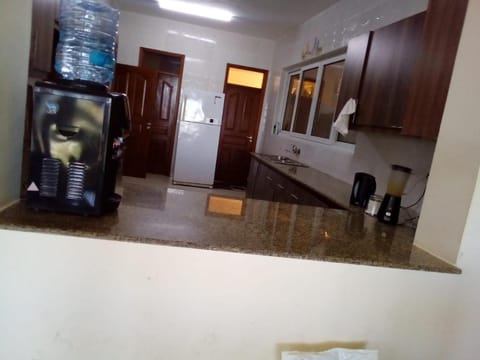 Lovely 4 B/Rm Beachfront Apartment in Mombasa