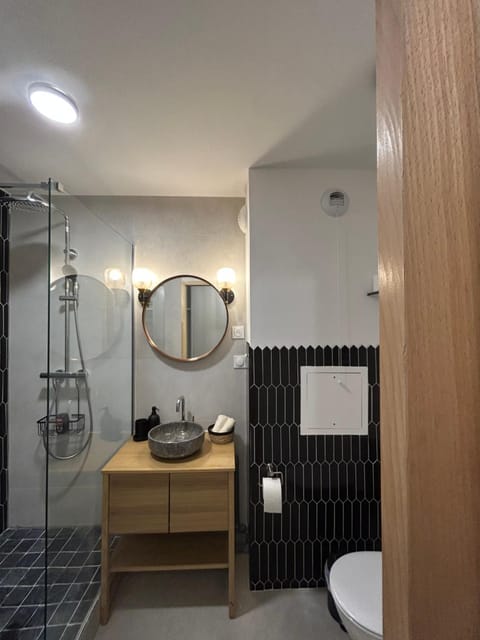 Shower, Toilet, Bathroom