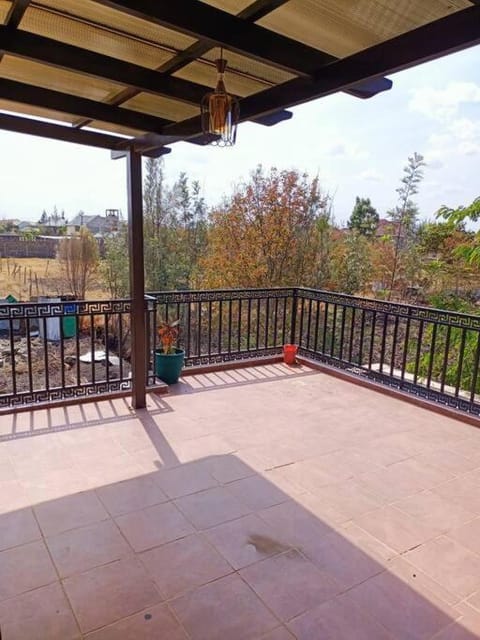 Beautiful 4bedroom mansion with a view-Blue house, House in Nairobi
