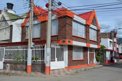 Habitación sencilla o doble -2do nivel Alojamiento y desayuno in Sogamoso