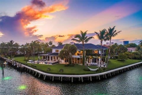 Holiday Estate House in Golden Beach