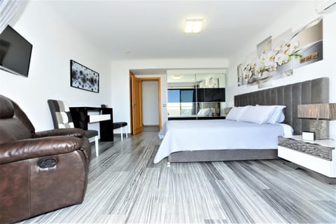 Exclusive Luxury Apartments in Oceano Atlantico Complex Condo in Portimao