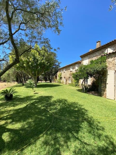 Villa provençale familiale avec piscine Villa in Grimaud