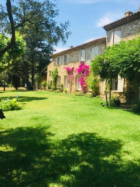Villa provençale familiale avec piscine Villa in Grimaud