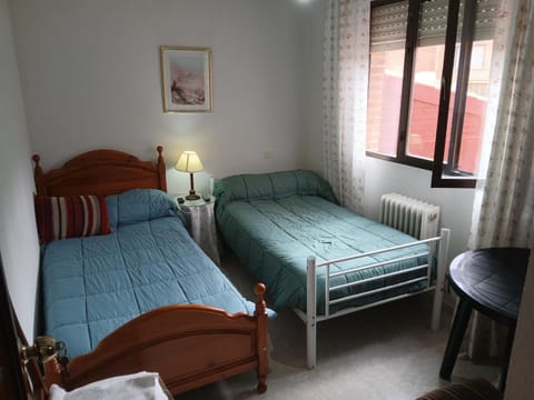 Property building, Bed, Photo of the whole room, Bedroom