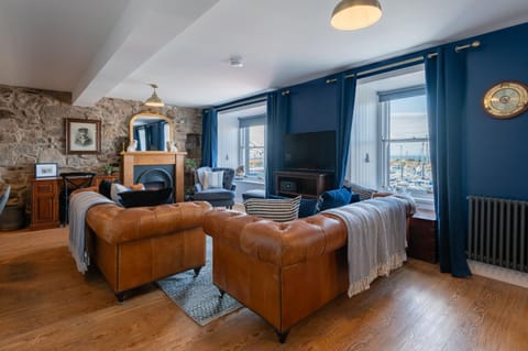 Shorefront Apartment - Sea View with 3 Bedrooms Condo in Anstruther