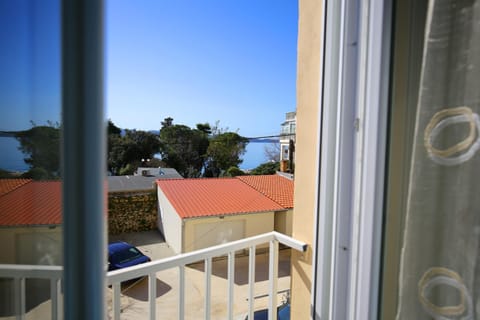Apartments & Rooms Kolovare Beach Bed and Breakfast in Zadar