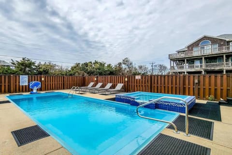 Day, Pool view, Swimming pool, sunbed