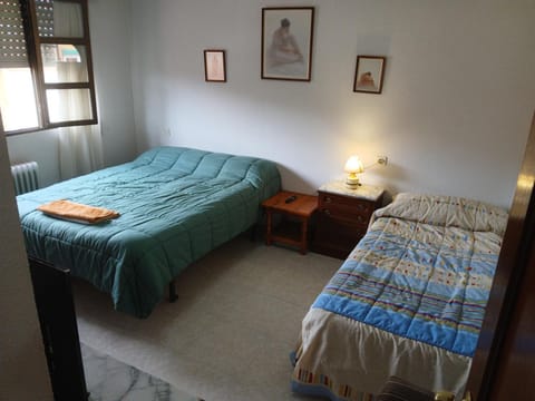 Property building, Bed, Photo of the whole room, Bedroom