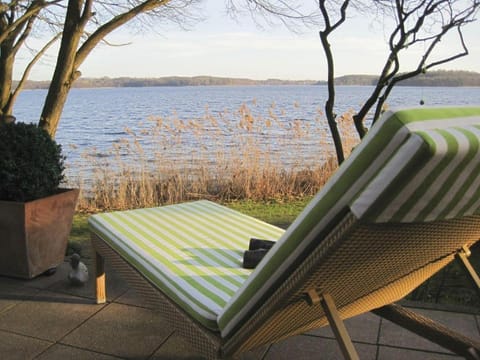 Ferienhaus-mit-direktem-Zugang-zum-Kellersee House in Eutin