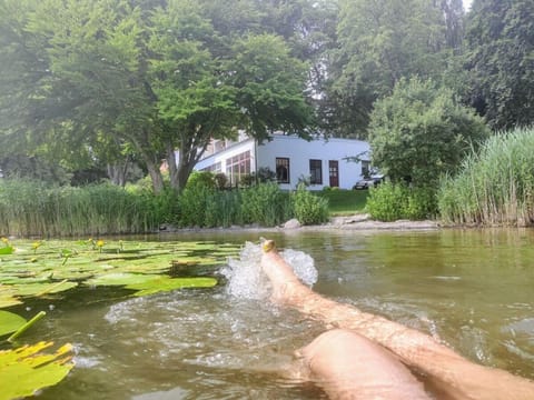 Ferienhaus-mit-direktem-Zugang-zum-Kellersee House in Eutin