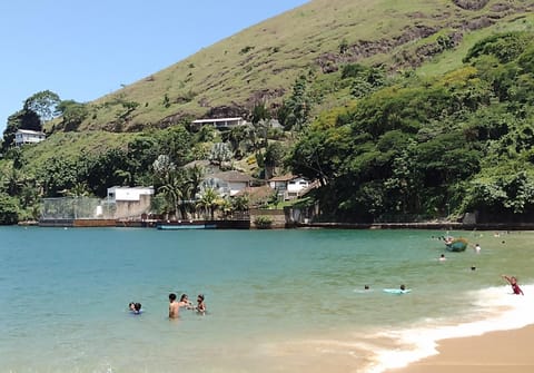 Casa frente ao Mar em Condominio com piscina deck para embarcacoes & Passeios privativos de lancha House in Angra dos Reis