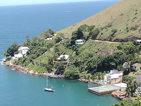 Casa frente ao Mar em Condominio com piscina deck para embarcacoes & Passeios privativos de lancha House in Angra dos Reis